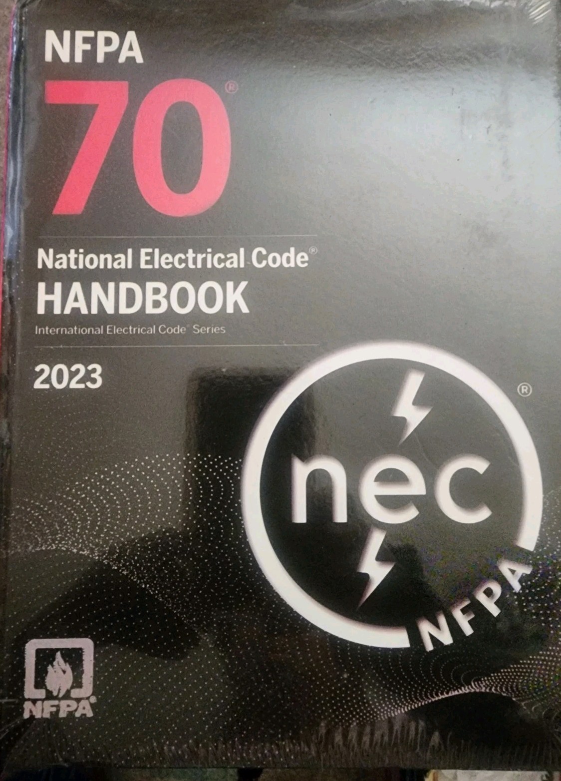 NFPA 70, National Electrical Code Handbook : 2023 Edition by National Fire…