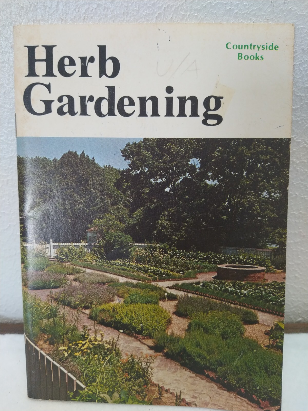 Herb Gardening Countryside Books 1976 Booklet