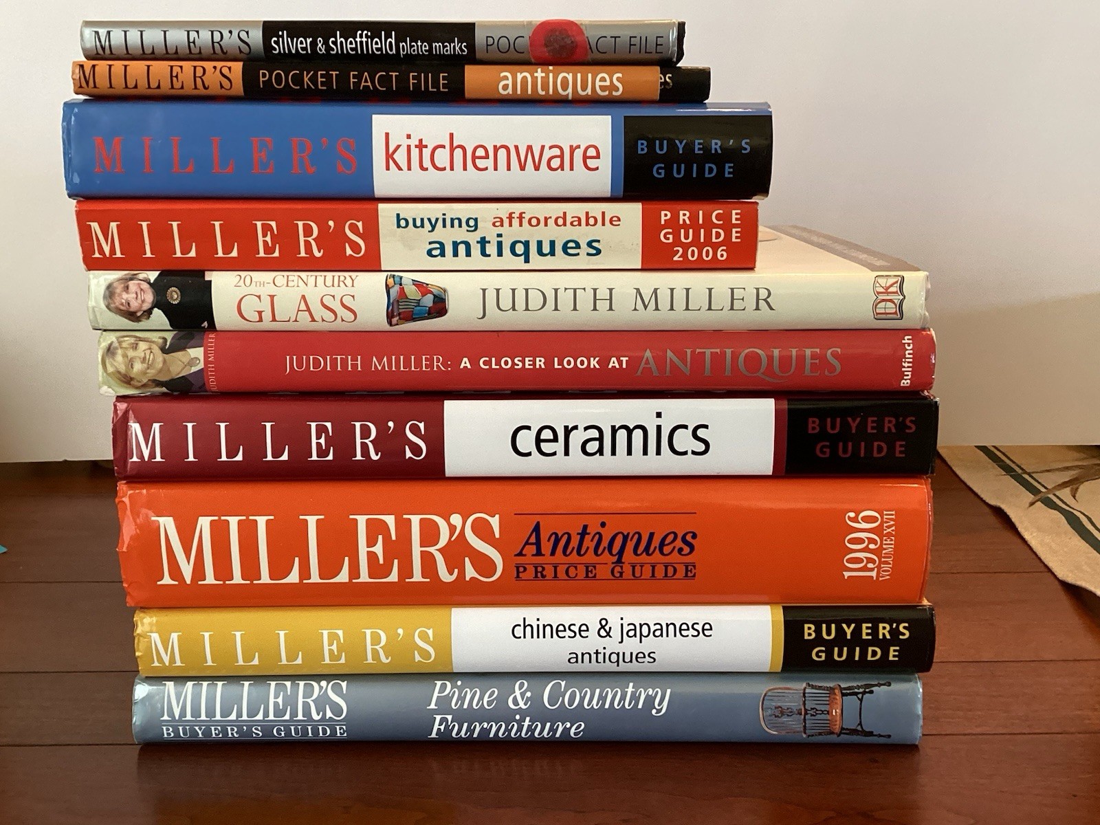 Lot 9 Books On Glassware & Collectibles Various Subjects ID & PG