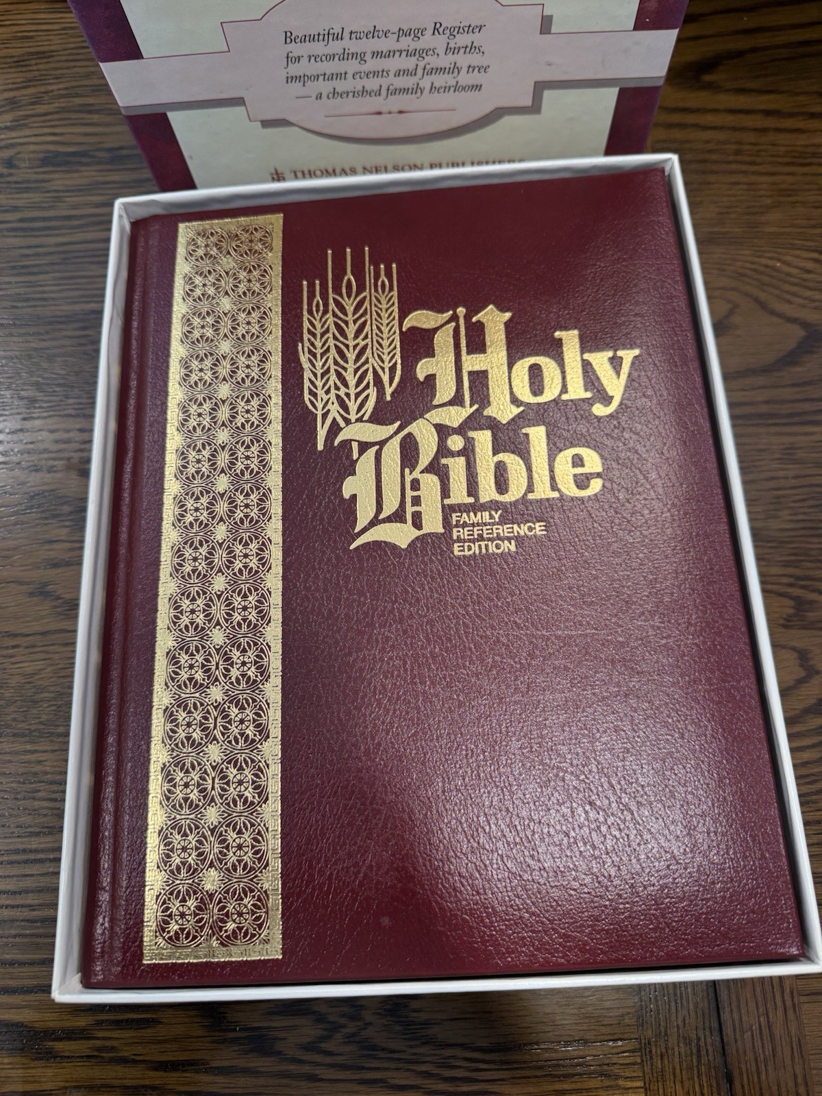 Like New! KJV Family Reference Bible Nelson 158BG Bonded Leather W/Box