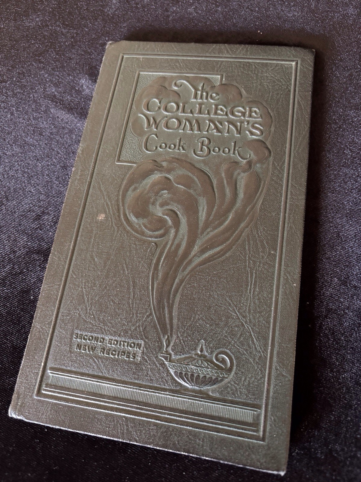 The College Woman’s Cook Book (Alpha Delta Gamma Fraternity, 1934, 2nd edition)