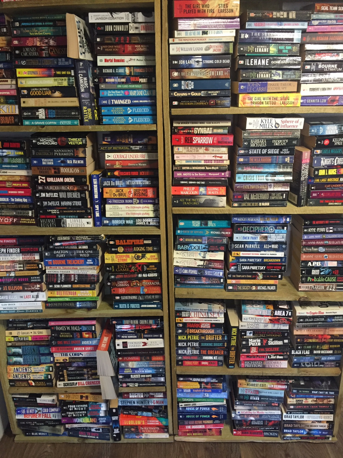 Lot of 10 Mystery/Crime/Thriller/Suspense Paperbacks Random Mix of Books
