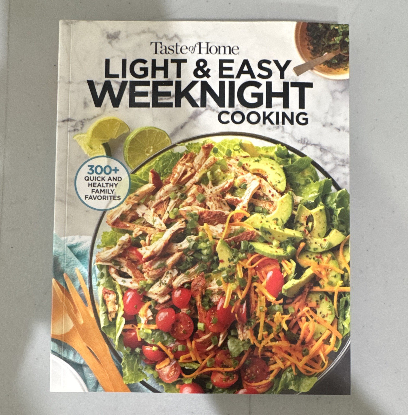 Taste of Home Light & Easy Weeknight Cooking 307 Healthy Recipes PB 2022
