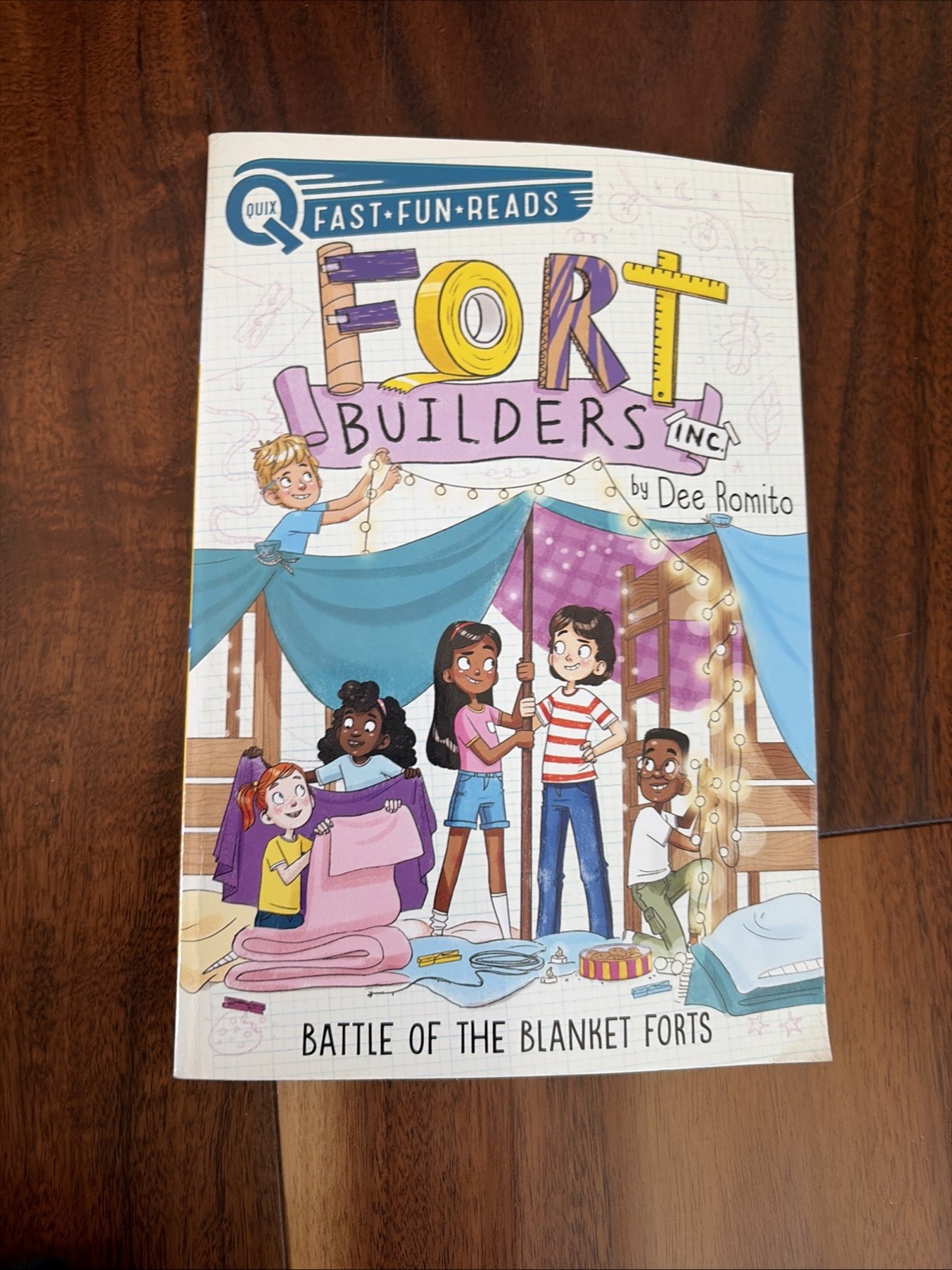 Battle of the Blanket Forts: Fort Builders Inc 3 (QUIX) – Paperback – GOOD