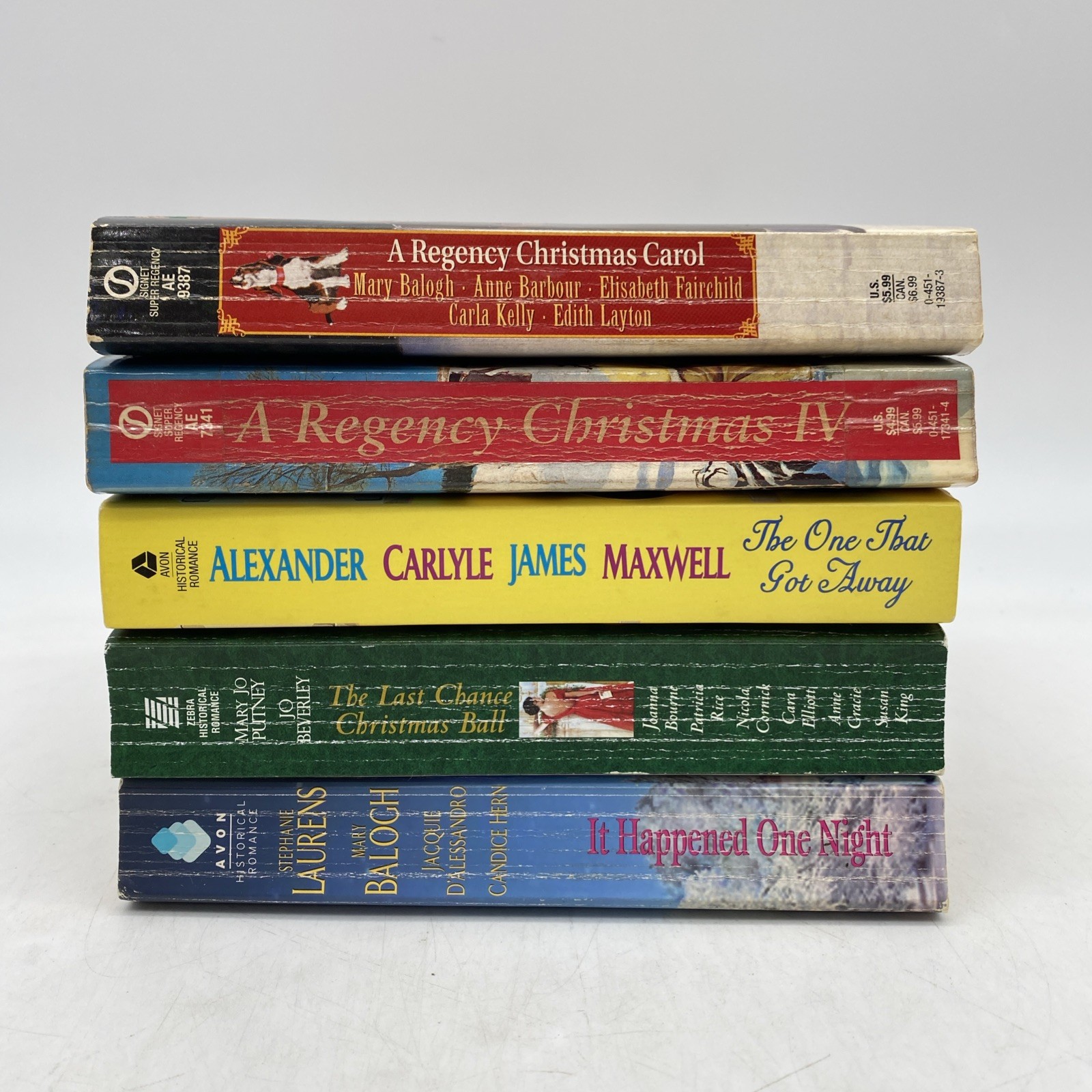 Lot of 5 Omnibus Editions Romance Paperback Novels 26 Stories – See Description