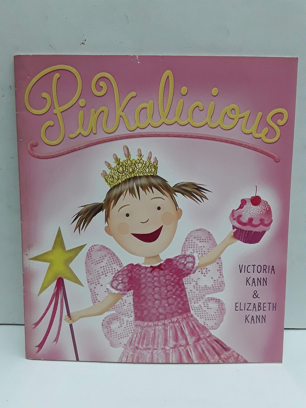 Pinkalicious – Kann, Victoria; Kann, Elizabeth – Paperback – Good