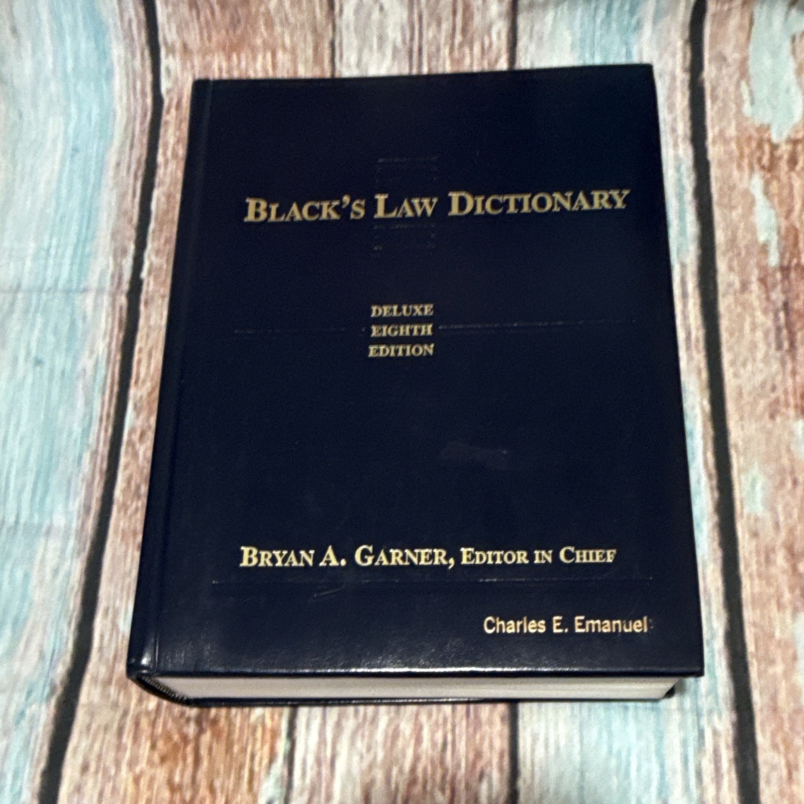 Black’s Law Dictionary Deluxe 8th Edition Hardcover – Bryan A. Garner