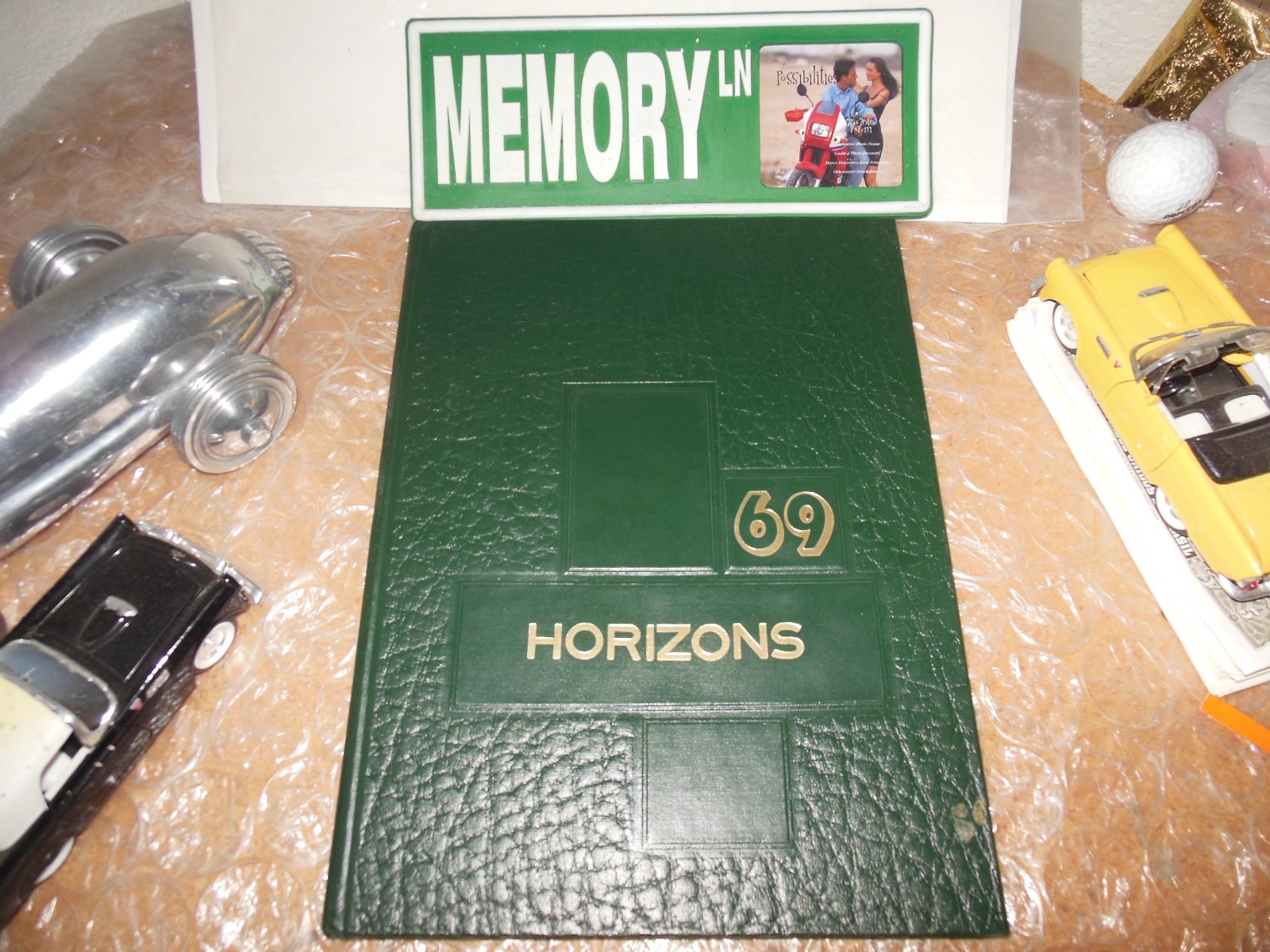 ORIGINAL 1969 TECHNICAL VOCATIONAL HIGH SCHOOL YEARBOOK/ANNUAL/WINNIPEG MANITOBA