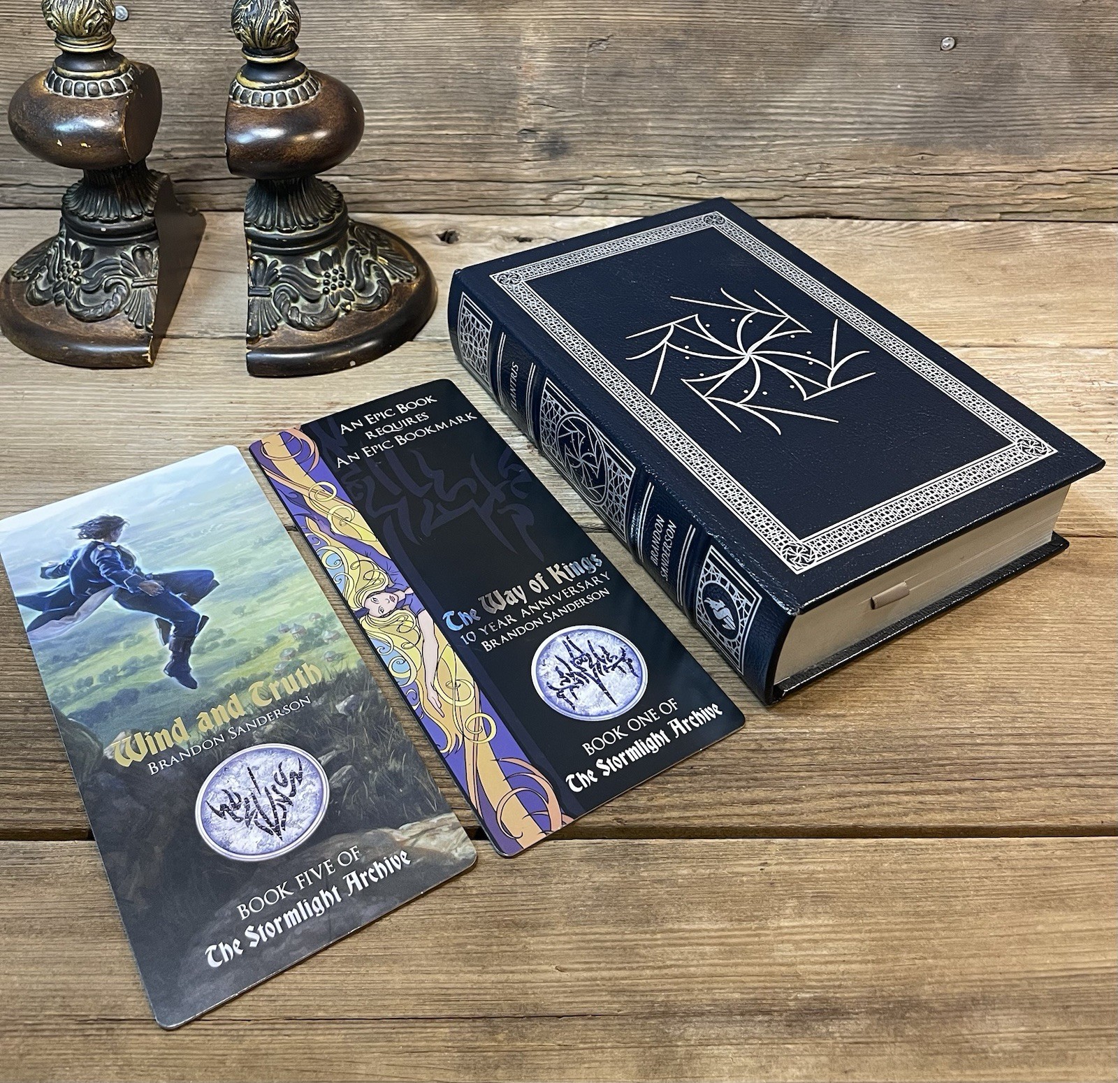 Elantris – SIGNED – Brandon Sanderson- Leather bound WITH EXTRA’S