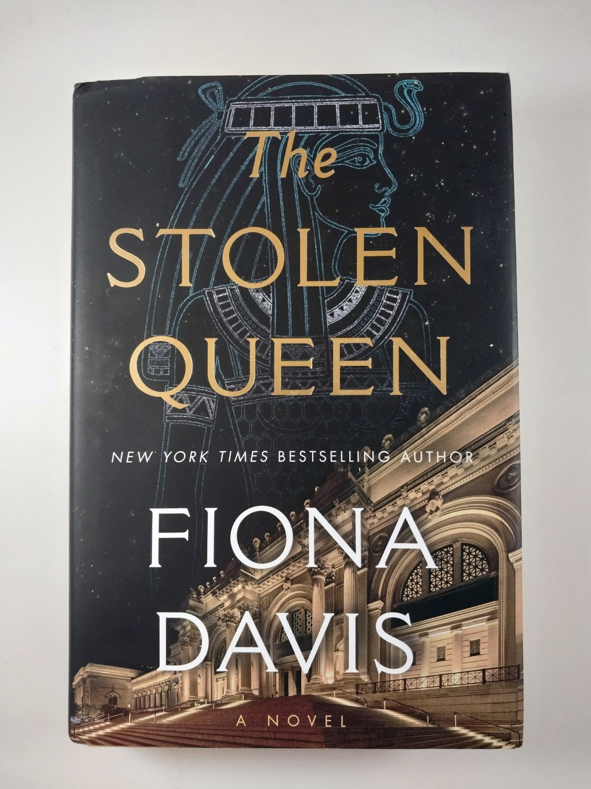 Stolen Queen : A Novel by Fiona Davis (2025, Hardcover)