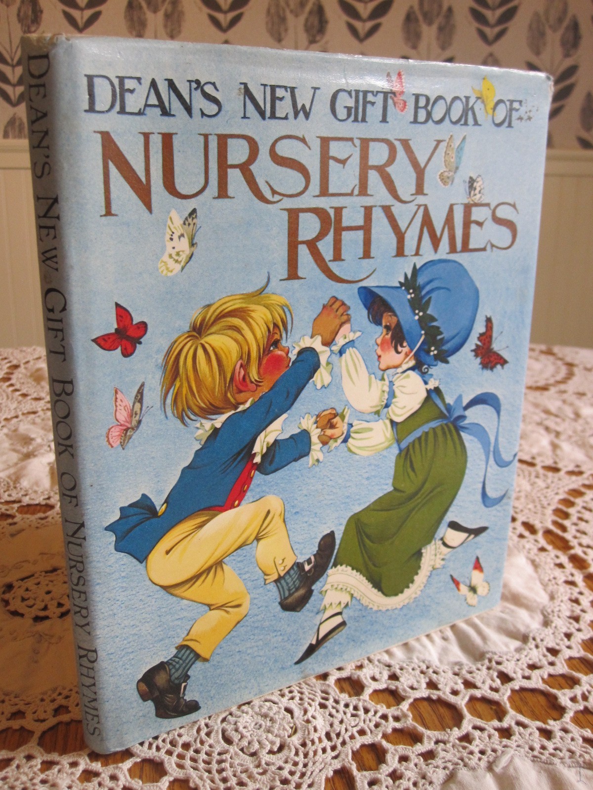 Dean’s New Book of NURSERY RHYMES Janet Anne Grahame Johnstone 1971 HC/DJ