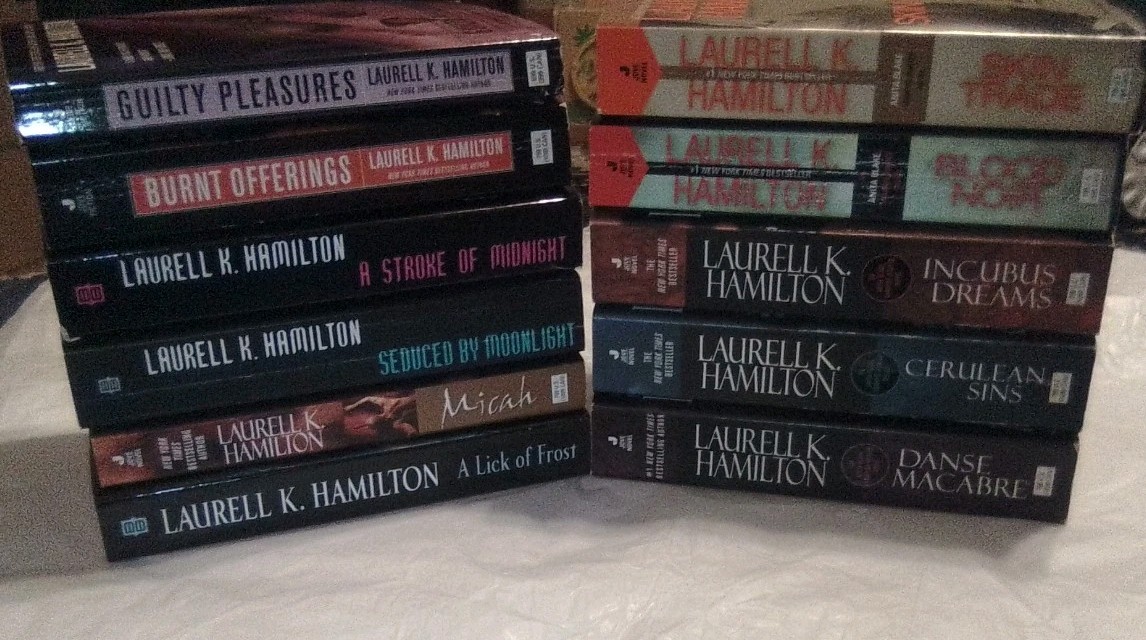 Laurell k. hamilton book lot of 11 paperback mixed titles – anita blake novels