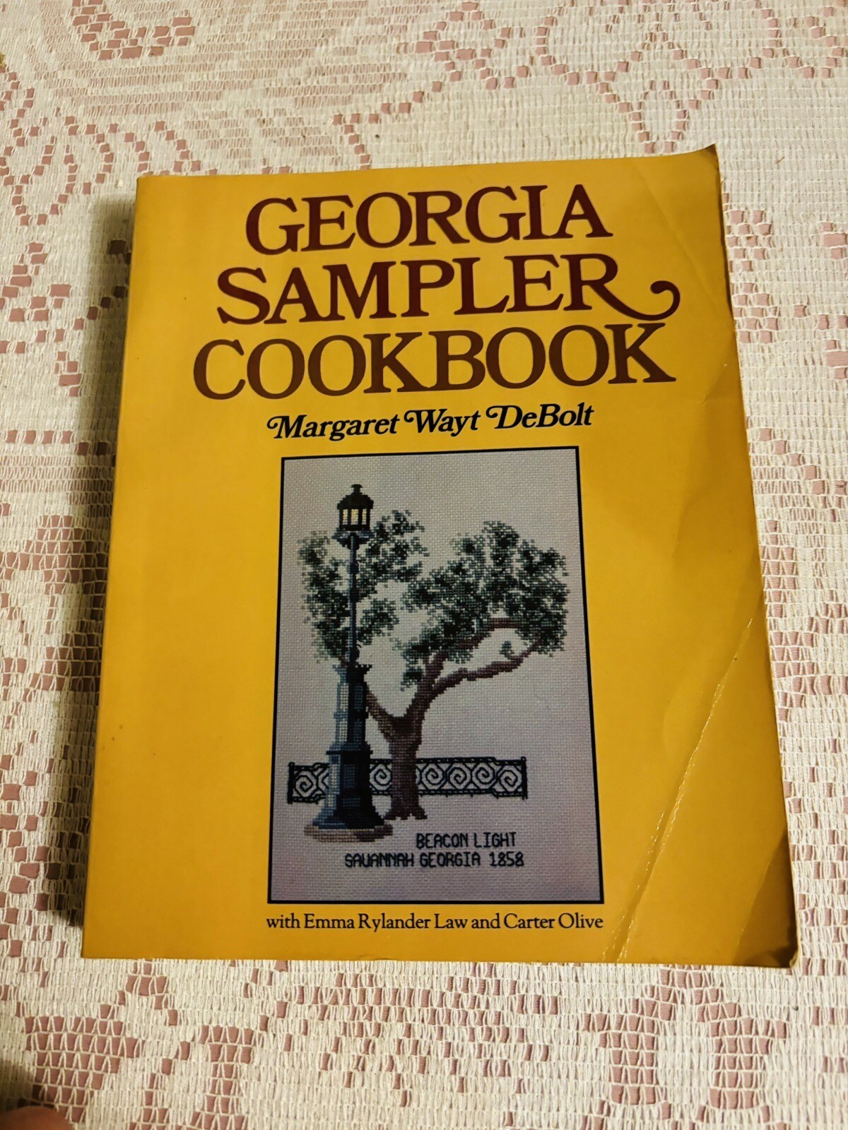 GEORGIA SAMPLER Food COOKBOOK By Margaret Wayt Debolt 1983