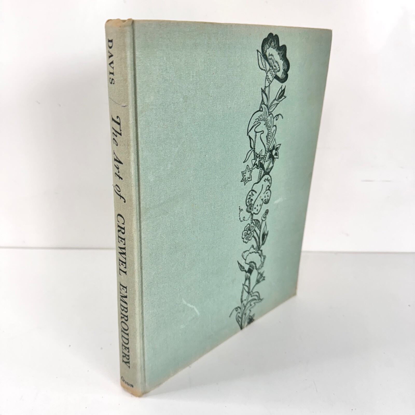 MILDRED J DAVIS The Art of Crewel Embroidery HC Book 1962 Crown Publishers