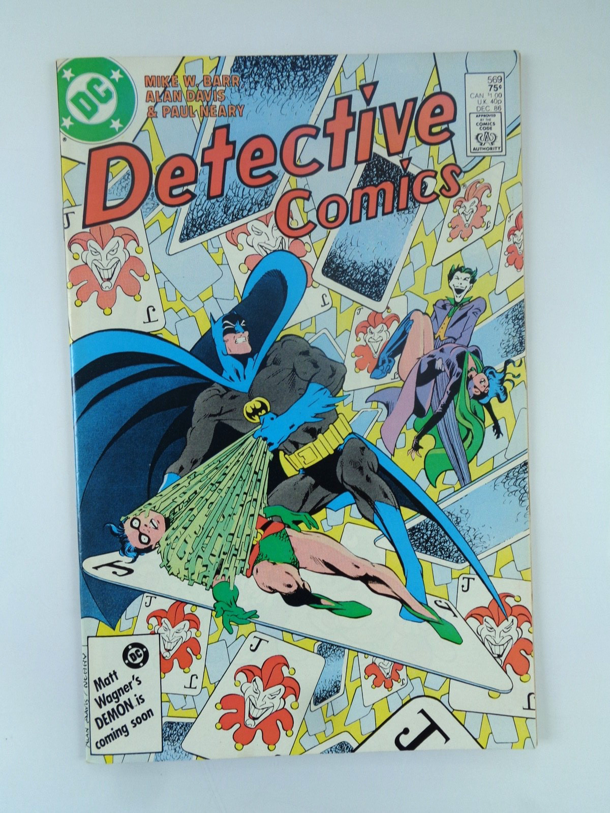DC COMICS : DETECTIVE COMICS #569 BY MIKE BARR + ALAN DAVIS