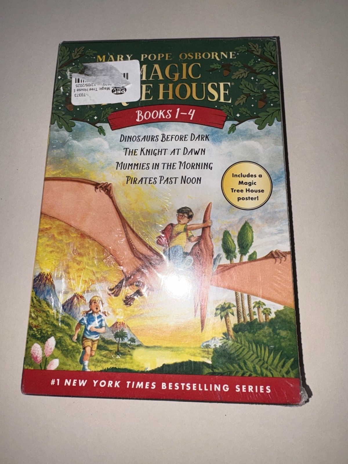 Magic Tree House Boxed Set, Books 1-4: Dinosaurs Before Dark, The Knight at Dawn
