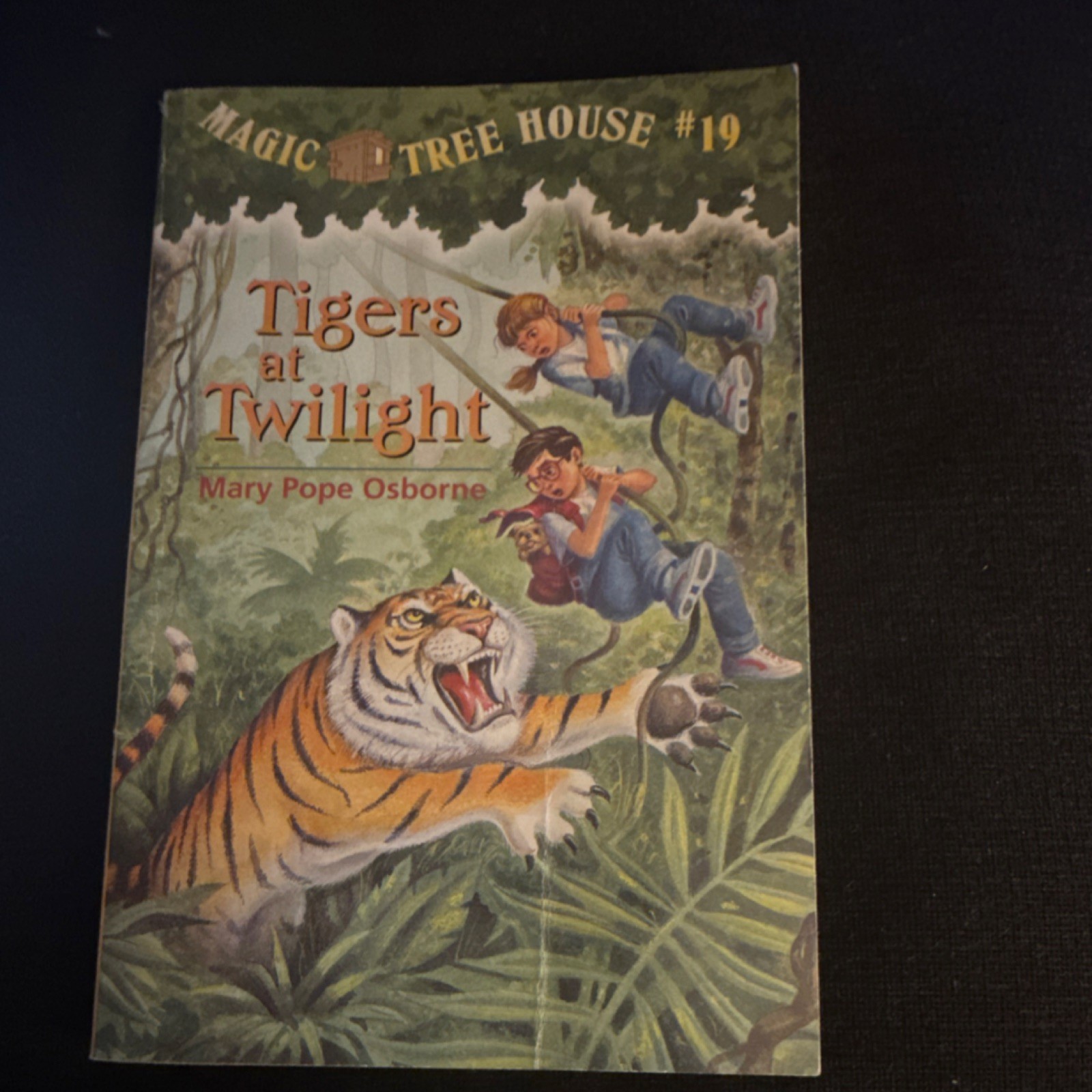Magic Tree House #19 Tigers at Twilight by Mary Pope Osborne Paperback