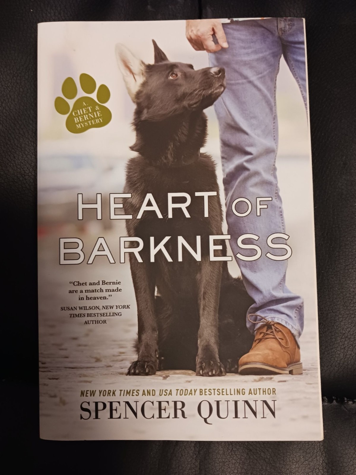 Heart of Barkness (A Chet & Bernie Mystery, 9) Paperback by Spencer Quinn NEW