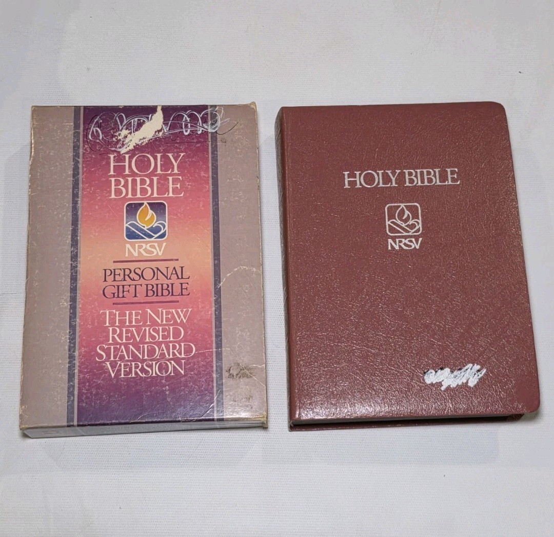 Holy Bible NRSV Nelson 1803NDR With Sleeve The New Revised Standard Version 1990